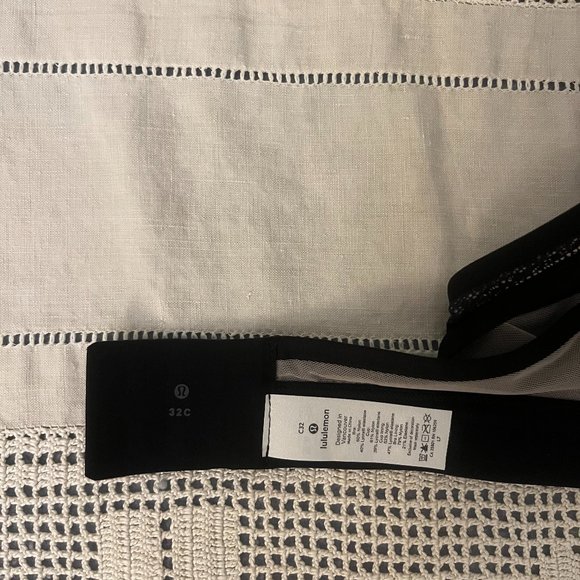 NEW with tags Lululemon Awake To Lace Bra Black / Barely Beige size 32C rare - Picture 9 of 9
